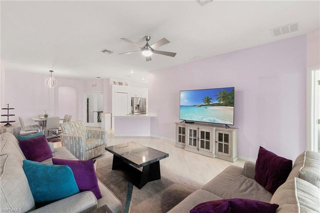 2547 Vine AVE, Naples, FL 34120
