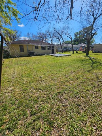 13501 Joliet Street, Houston, TX 77015