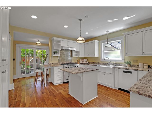 3324 Ne 21ST Ave, Portland, OR 97212