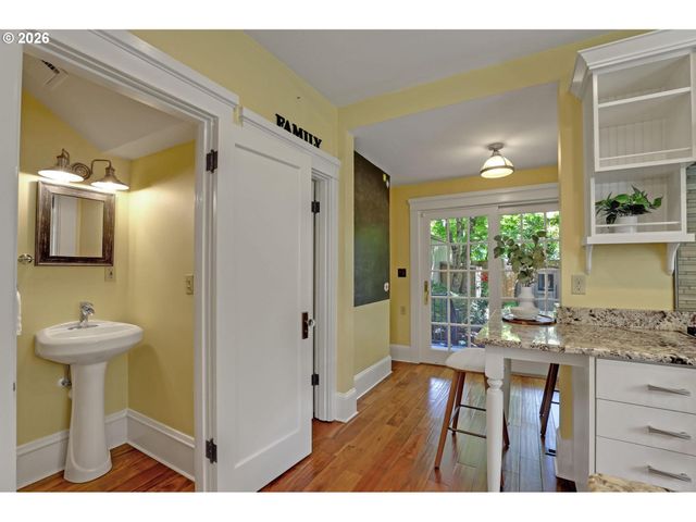 3324 Ne 21ST Ave, Portland, OR 97212