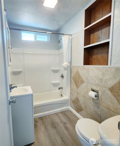 3021 W Peninsula, Moses Lake, WA 98837