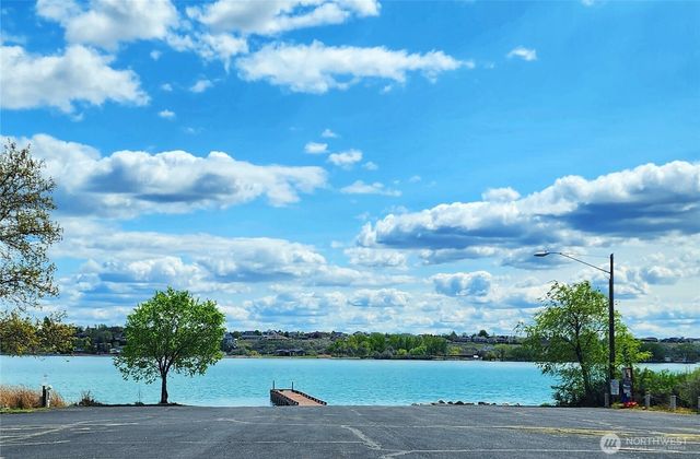 3021 W Peninsula, Moses Lake, WA 98837