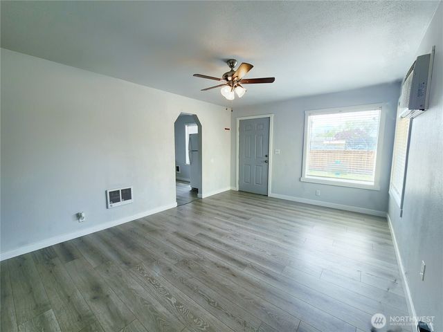 3021 W Peninsula, Moses Lake, WA 98837