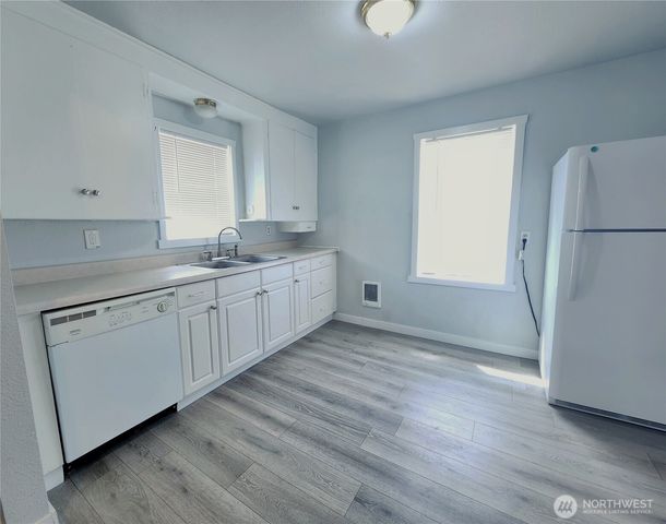 3021 W Peninsula, Moses Lake, WA 98837