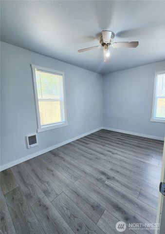 3021 W Peninsula, Moses Lake, WA 98837