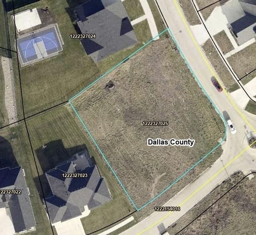 17827 Creekside Drive, Clive, IA 50325