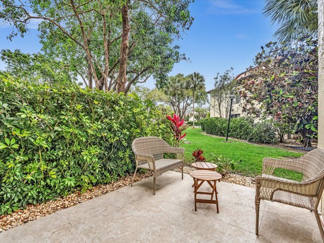 8410 Casa Del Lago, Boca Raton, FL 33433
