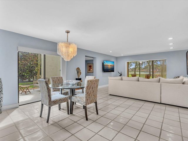 8410 Casa Del Lago, Boca Raton, FL 33433
