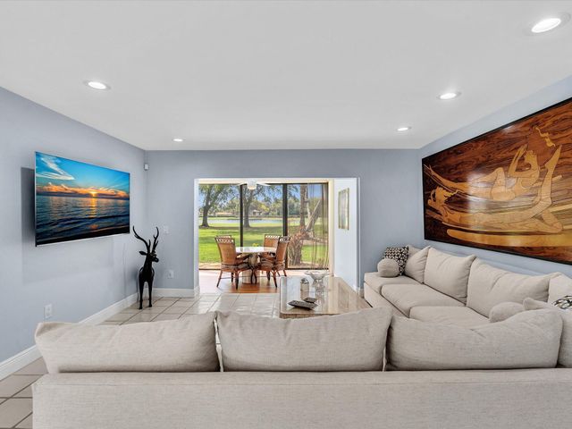 8410 Casa Del Lago, Boca Raton, FL 33433