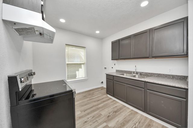7021 Canal Street, Houston, TX 77011