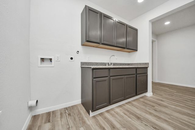 7021 Canal Street, Houston, TX 77011