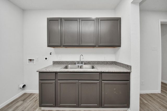 7021 Canal Street, Houston, TX 77011