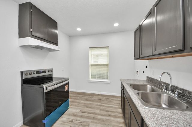 7021 Canal Street, Houston, TX 77011