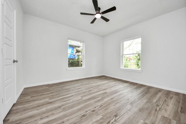 7021 Canal Street, Houston, TX 77011