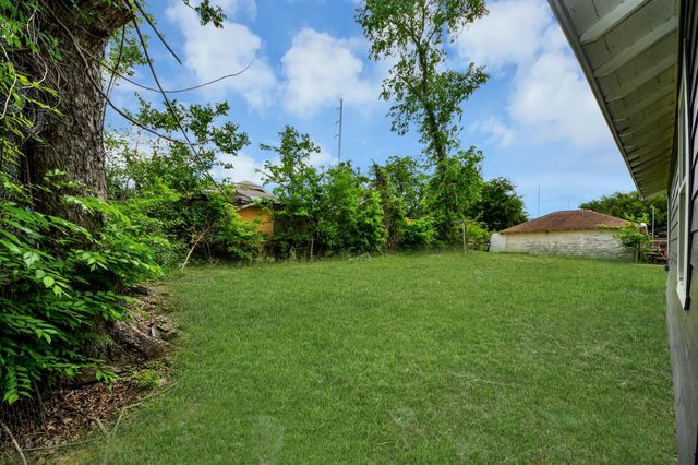 7021 Canal Street, Houston, TX 77011