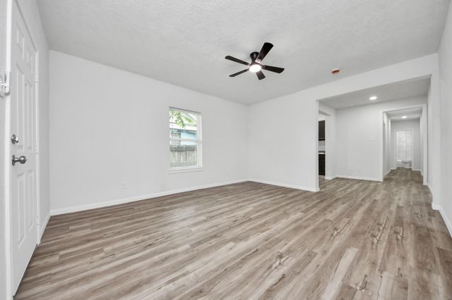 7021 Canal Street, Houston, TX 77011