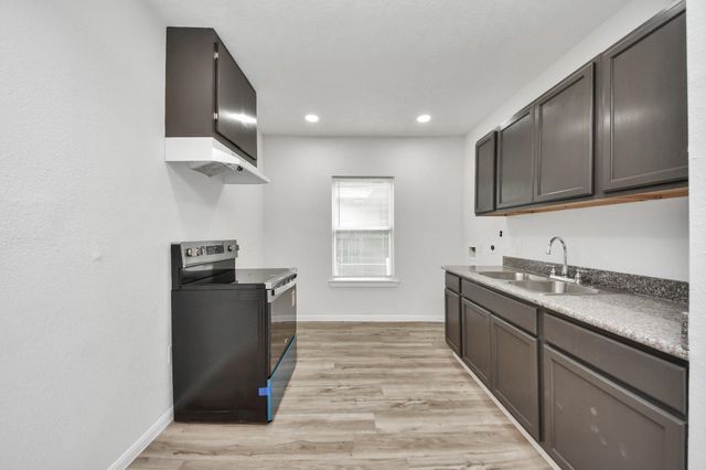 7021 Canal Street, Houston, TX 77011