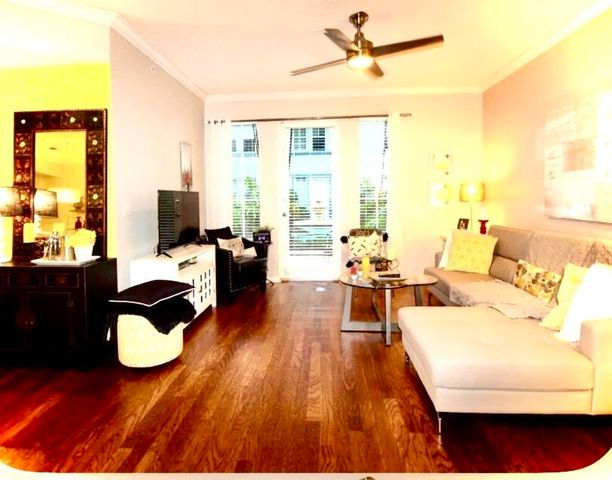 533 NE 3RD Avenue 121, Fort Lauderdale, FL 33301