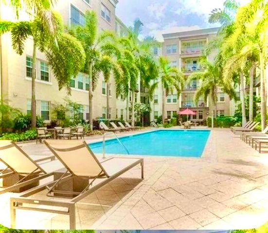533 NE 3RD Avenue 121, Fort Lauderdale, FL 33301
