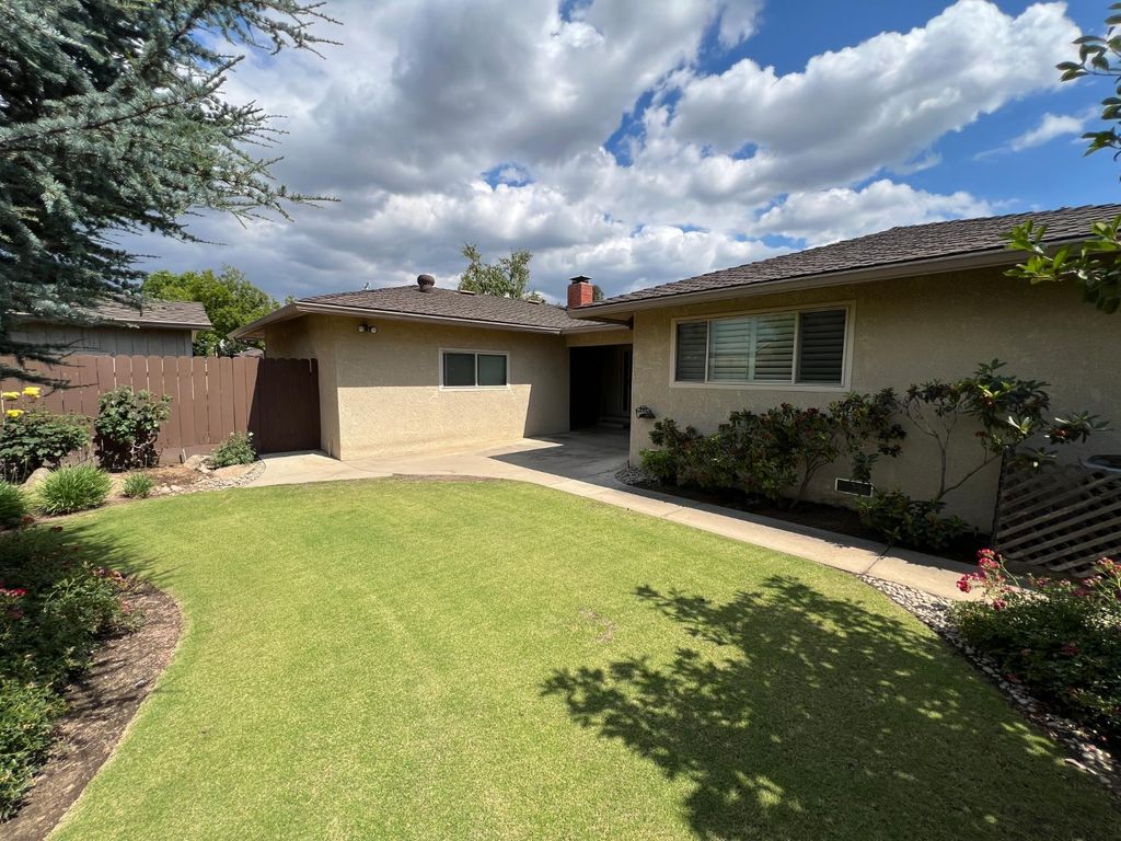 Image 13 of property listing at 1634 W Fremont Avenue, Fresno, CA 93711