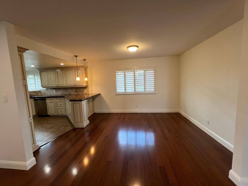 Image 5 of property listing at 1634 W Fremont Avenue, Fresno, CA 93711