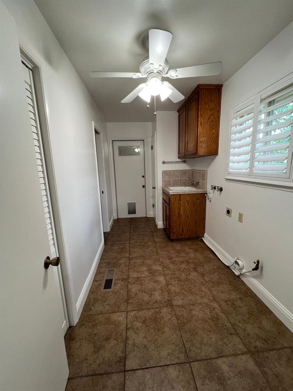 Image 8 of property listing at 1634 W Fremont Avenue, Fresno, CA 93711