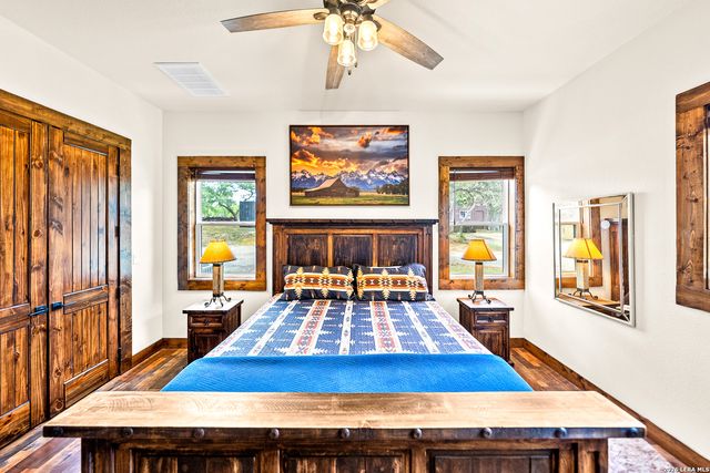 238 SABINAS CREEK RANCH RD, Boerne, TX 78006