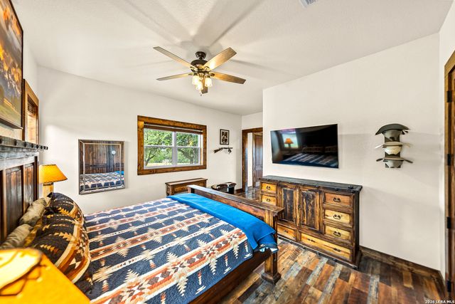 238 SABINAS CREEK RANCH RD, Boerne, TX 78006