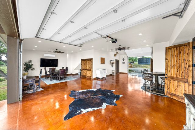 238 SABINAS CREEK RANCH RD, Boerne, TX 78006