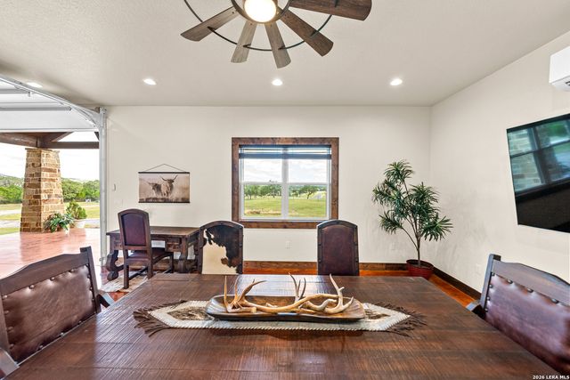 238 SABINAS CREEK RANCH RD, Boerne, TX 78006