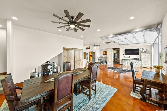 238 SABINAS CREEK RANCH RD, Boerne, TX 78006