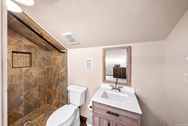 238 SABINAS CREEK RANCH RD, Boerne, TX 78006