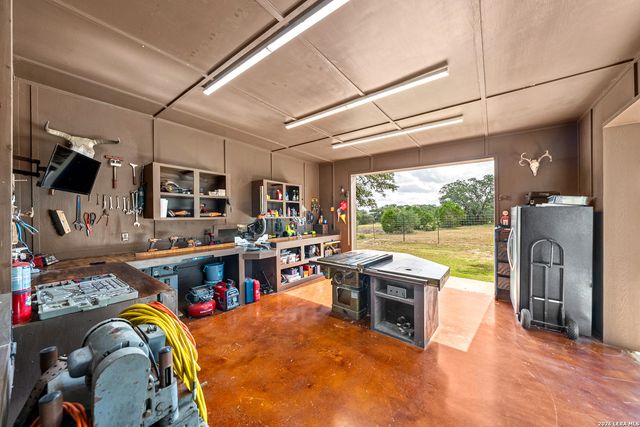 238 SABINAS CREEK RANCH RD, Boerne, TX 78006