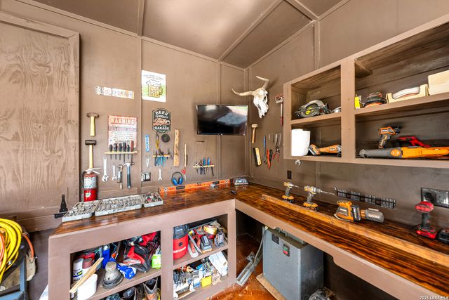 238 SABINAS CREEK RANCH RD, Boerne, TX 78006