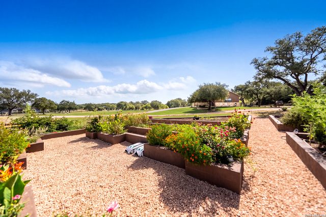 238 SABINAS CREEK RANCH RD, Boerne, TX 78006