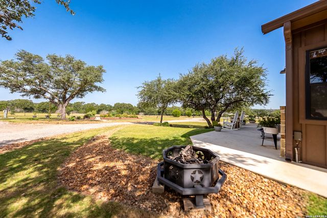 238 SABINAS CREEK RANCH RD, Boerne, TX 78006