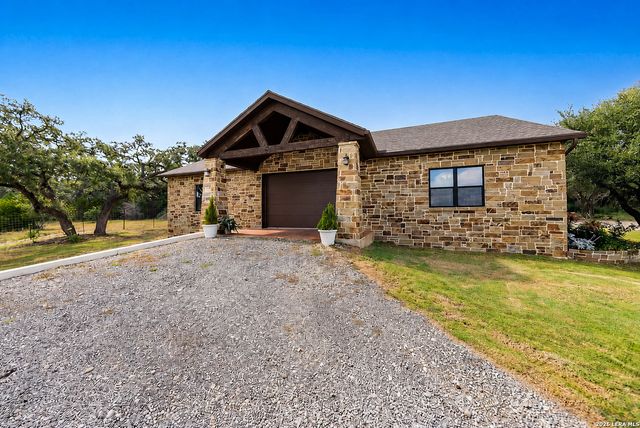 238 SABINAS CREEK RANCH RD, Boerne, TX 78006