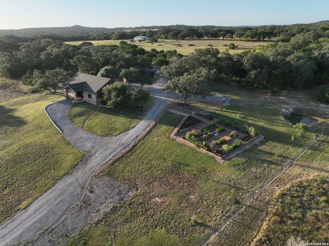 238 SABINAS CREEK RANCH RD, Boerne, TX 78006