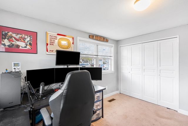 21 Dorothy Ave, Bellingham, MA 02019