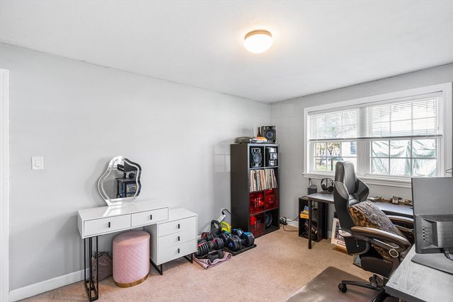 21 Dorothy Ave, Bellingham, MA 02019