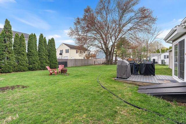 21 Dorothy Ave, Bellingham, MA 02019