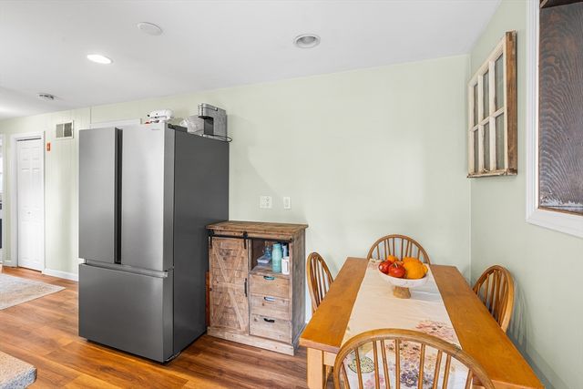 21 Dorothy Ave, Bellingham, MA 02019