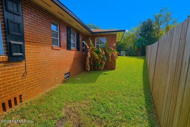1604 CARBONDALE Drive N, Jacksonville, FL 32208