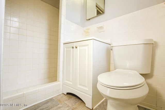 1604 CARBONDALE Drive N, Jacksonville, FL 32208