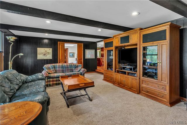 26 Heritage Rd W, Amherst, NY 14221