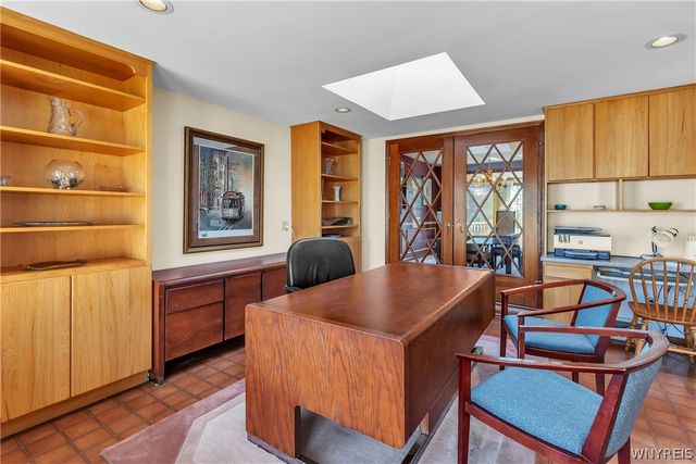 26 Heritage Rd W, Amherst, NY 14221