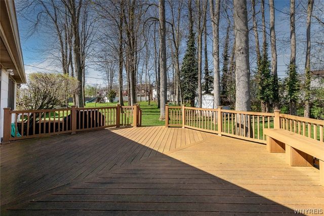 26 Heritage Rd W, Amherst, NY 14221