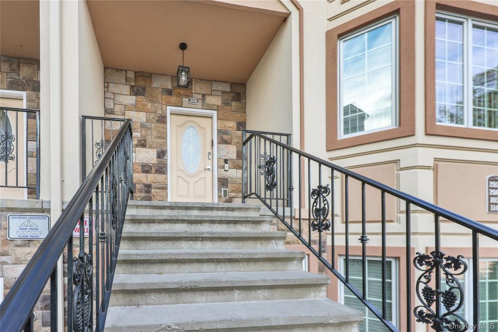 12 Lane Street 206, Monsey, NY 10952