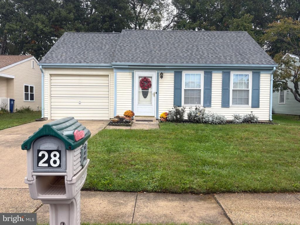 28 CHELSEA PL, SOUTHAMPTON, NJ 08088 — exterior