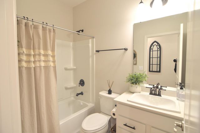 1644 Creekwood Court, Hebron, KY 41048